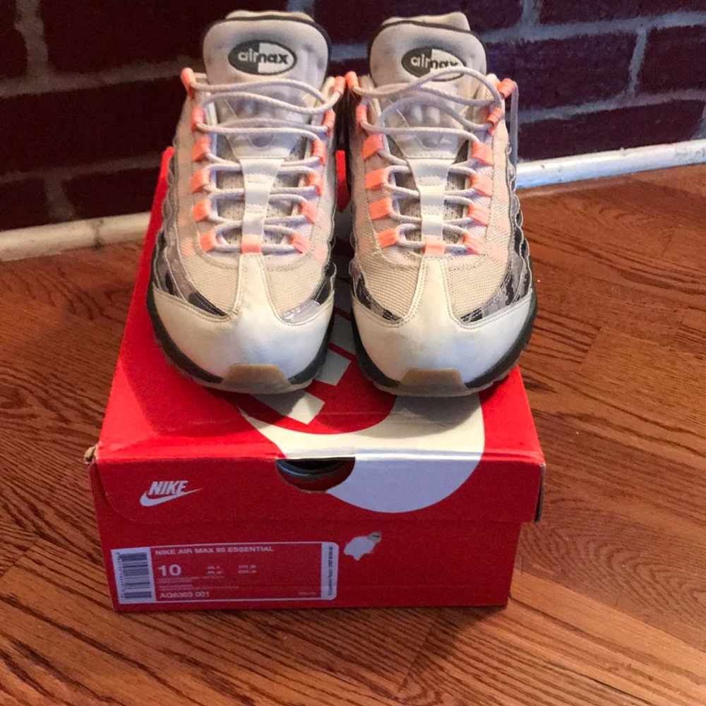 Men’s size 10 Nike Air Max 95 Essential